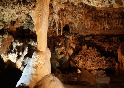 Inner Space Cavern, TX drapery column