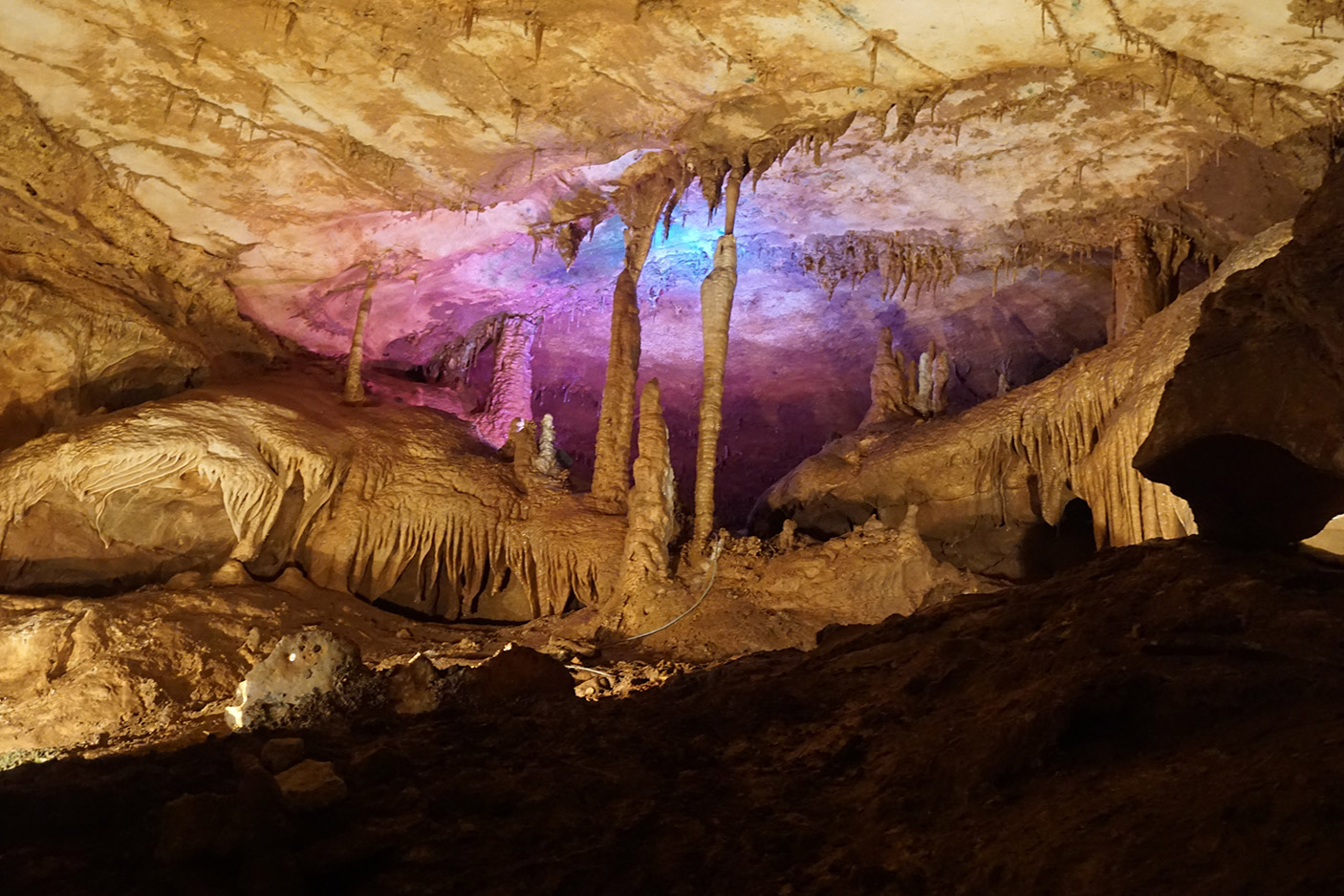 Inner Space Cavern, TX light show