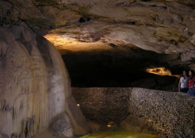moby dick Cumberland Caverns, TN