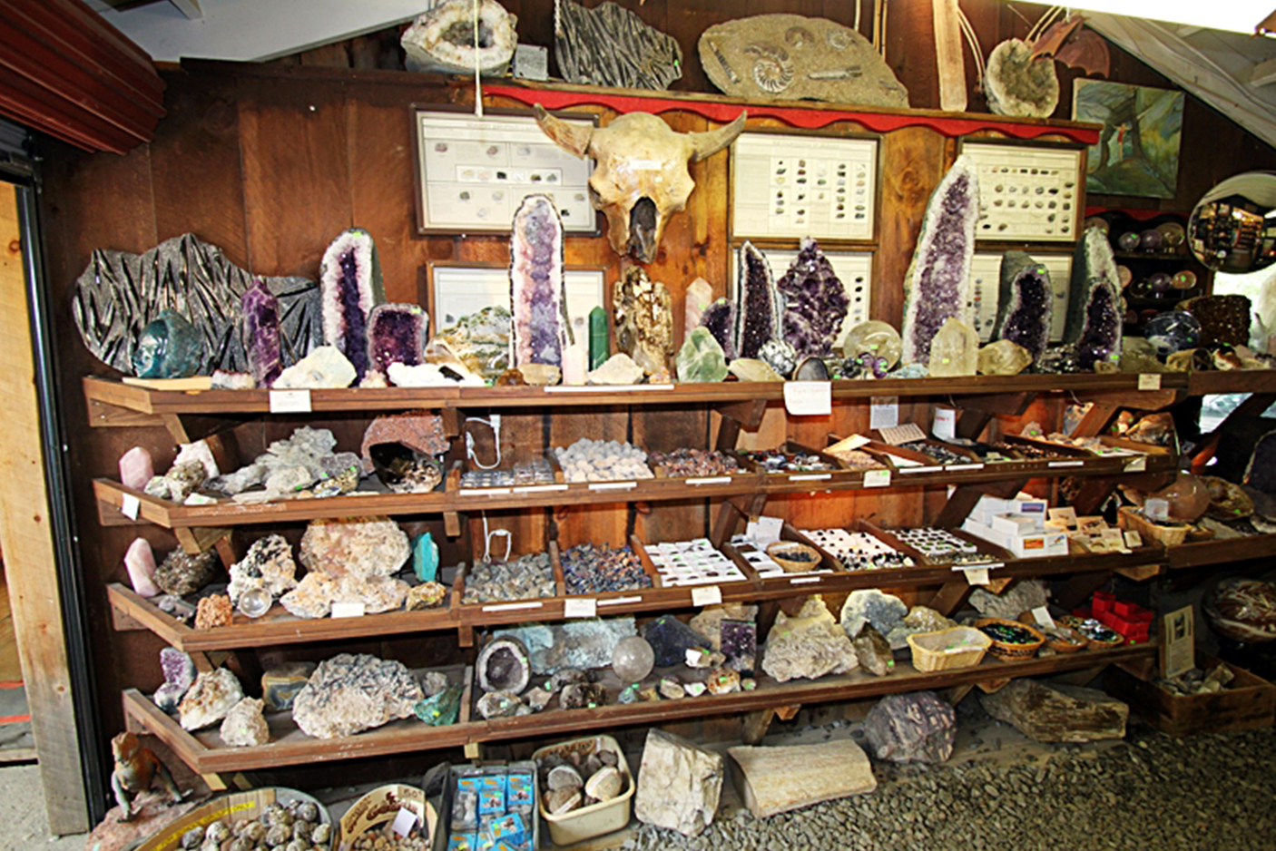 gems stones in gift shop